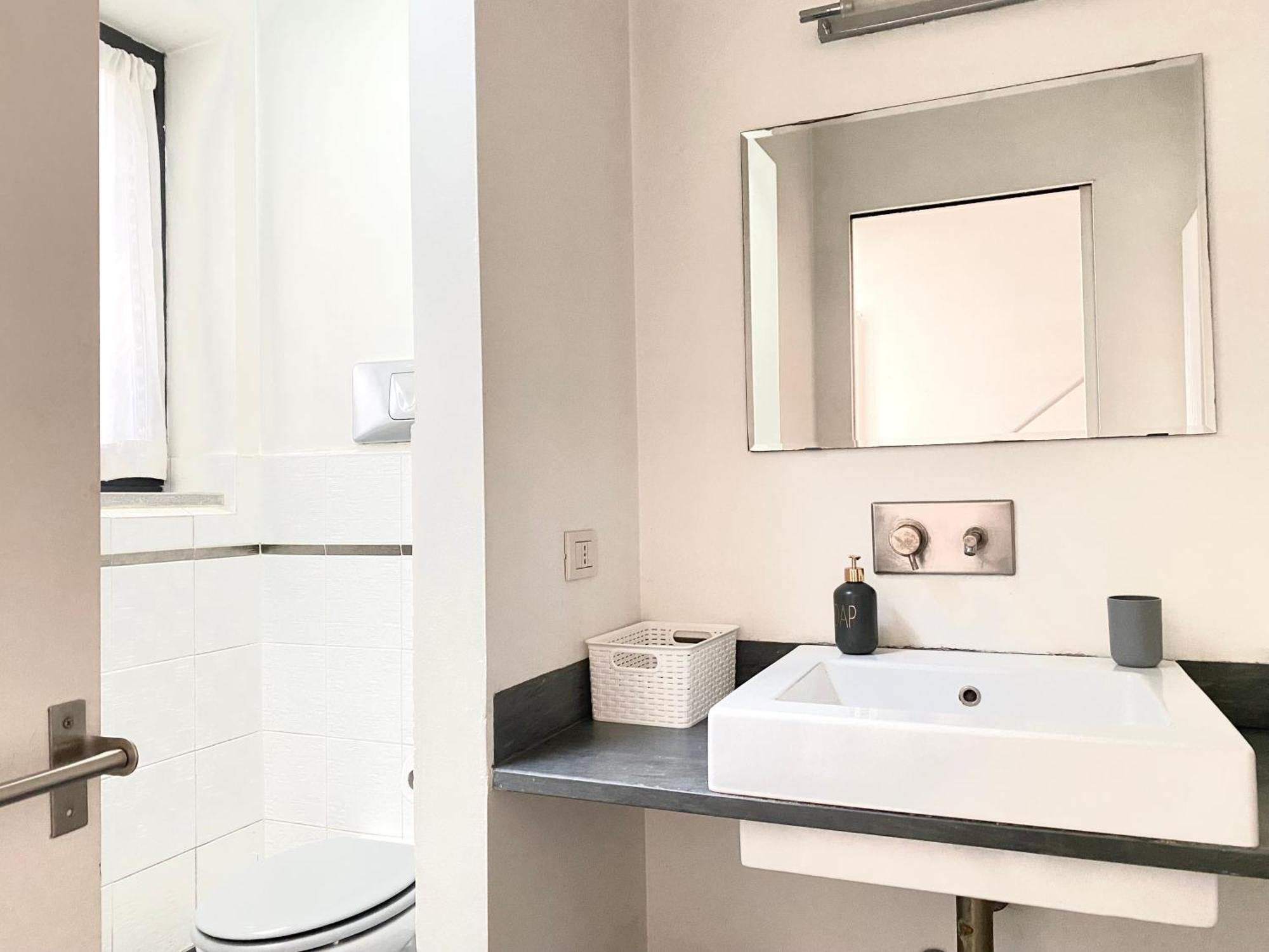 Sant Ambrogio Courtyard Room In Shared Flat ميلان المظهر الخارجي الصورة